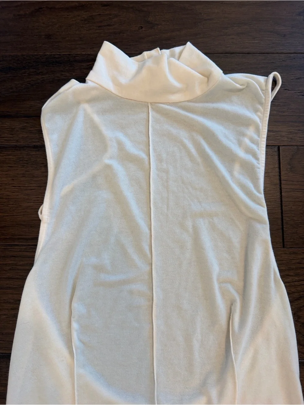 Reformation Off White MockNeck Sleeveless Top Medium - C27-113